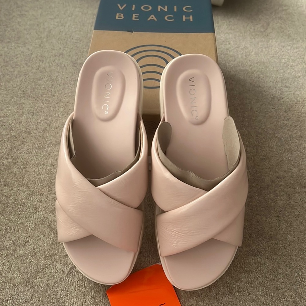 NWT NIB PINKISH VIONIC SANDAL🌸🌸
